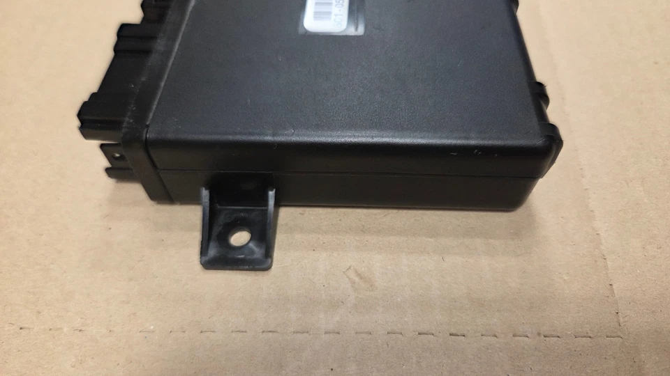 2005 2006 Cadillac CTS 2005 Transmission control module  Gearbox 6010520020 - Image 2 of 4