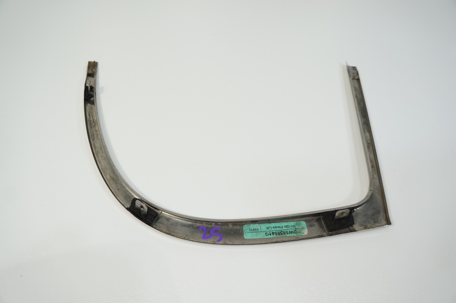 2009-2013 Bentley Continental Flying Spur Rear Driver Left Side Door Glass Trim 