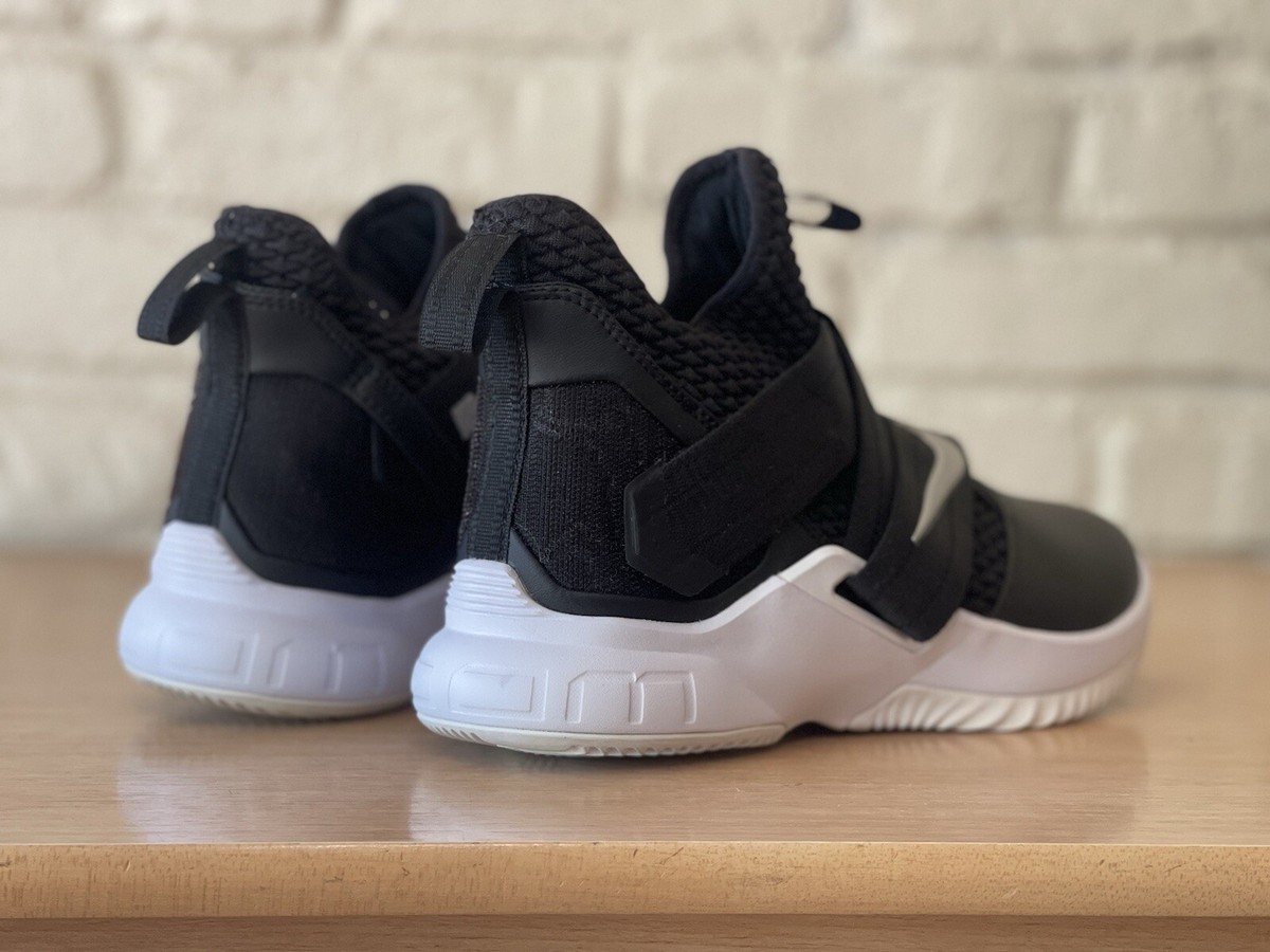 Nike LeBron Soldier 12 Men Sz 6.5/8W Black Athletic 