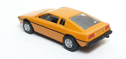 1/100 Kyosho LOTUS ESPRIT ORANGE diecast car model - Picture 3 of 3