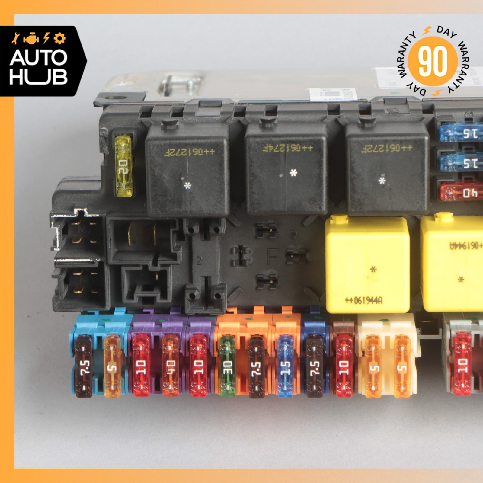 Mercedes R230 SL550 SL55 SLR Front Left SAM Fuse Box Control Module OEM 68k