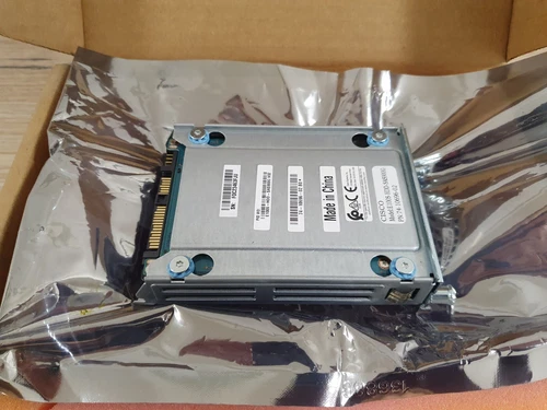 Cisco Toshiba Disque Dur E100S-HDD-SAS900G 900 Go 10500 U/m Serveur Rack