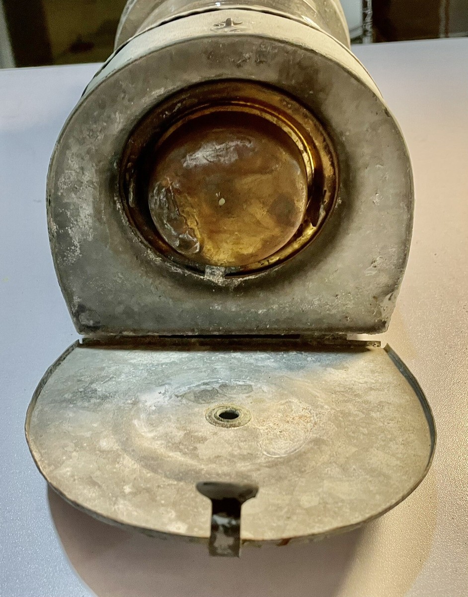 Vintage WILCOX CRITTENDEN Boat Lantern with Clear Lens 14