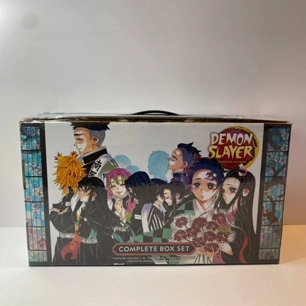 Demon Slayer Complete Box Set: Includes volumes 1-23 with premium