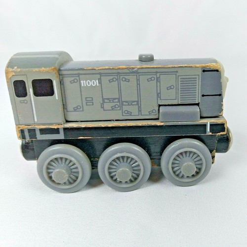 Dennis The Lazy Diesel - Thomas And Friends Wooden Railway Train - Used 2003 - Picture 6 of 9