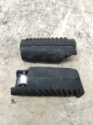 PAAR FUSSRASTEN HINTEN FÜR APRILIA LEONARDO 125-150 VON 2000 (E49823)