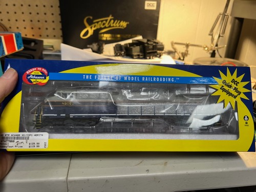 Athearn 77668 RTR Norfolk Southern AC4400CW Central of Georgia #8101 DCC listo | Condition: Used