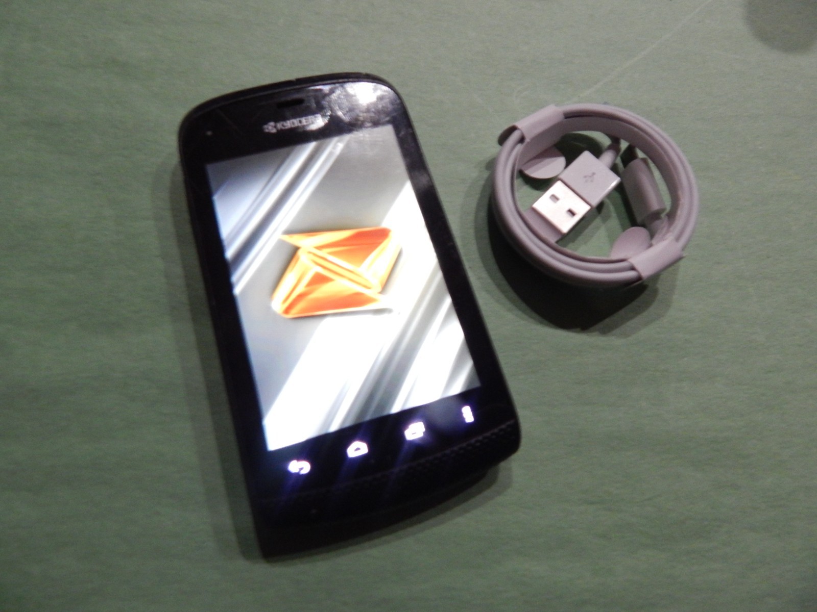 Kyocera Hydro C5170 4GB (Boost Mobile) Smart Phone FREE BUND