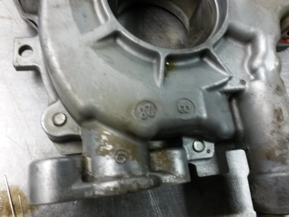 Bomba de aceite motor Nissan Máxima 3.0 2001 Foto 2 de 4