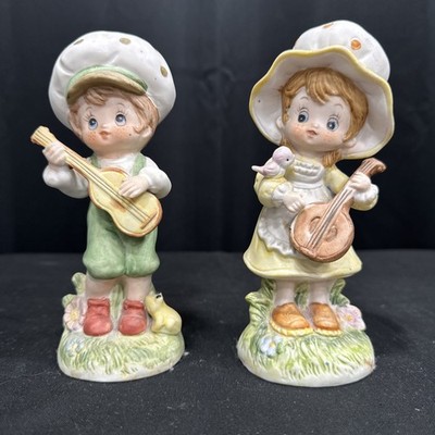 Vintage Fine Porcelain Boy & Girl Musical Figurines Pair 6.5  Made in Taiwan
