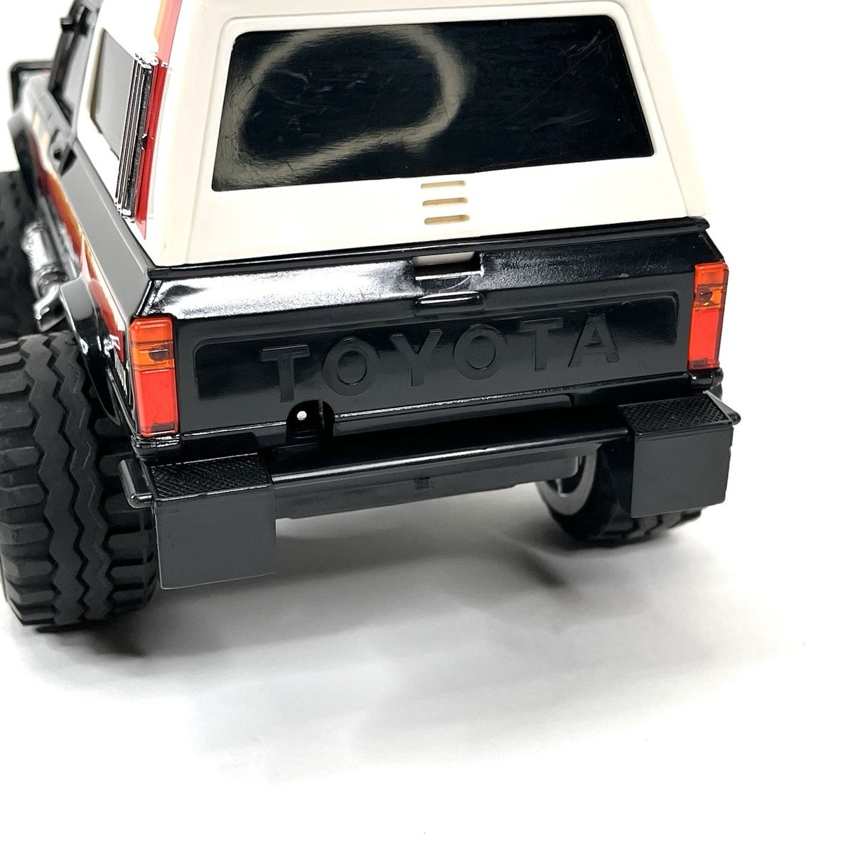 Vintage NIKKO Toyota Hilux 4WD Winch RC Truck 1/16 w/ Remote Japan