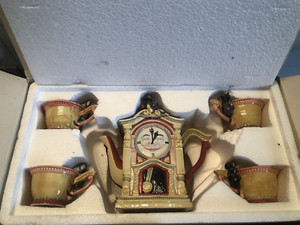 Dept. 56 Storybook Hickory Dickory Dock Ceramic 4 Cup Tea Pot Set Original Box