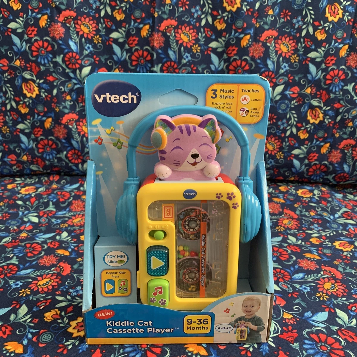 Vtech rock and roll radio.Musical and light up toddler toy. 