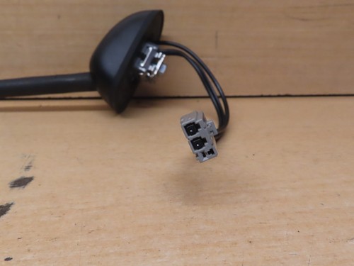 Suzuki Vitara MK4 2016 1,4s Allgrip K14C - antena (B65) - Imagen 2 de 3