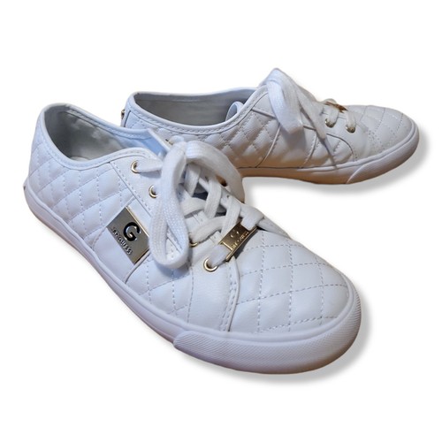 guess women's white tennis shoes