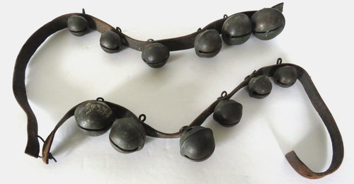 Antique Sleigh Bells 12 Brass/Bronze Graduated Santa Petal Bells Leather Strap - Picture 2 of 9
