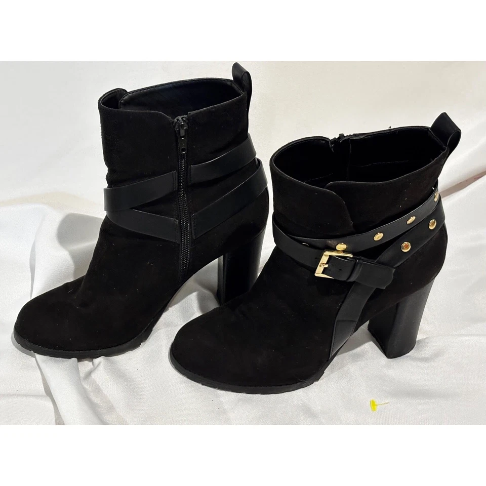 Botas de mujer APT 9 negras de gamuza con cremallera talla 9 gruesas de motociclista con tachuelas correas de hebilla Foto 2 de 4