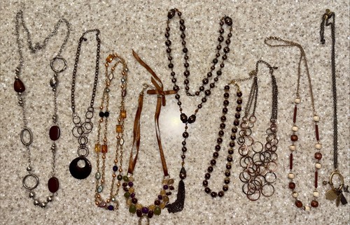 Lote De 25, 9 Collares 12 Pulseras 1 Anillo 3 Pendientes Joyería Marrón De Colección Hasta Ahora - Imagen 18 de 23