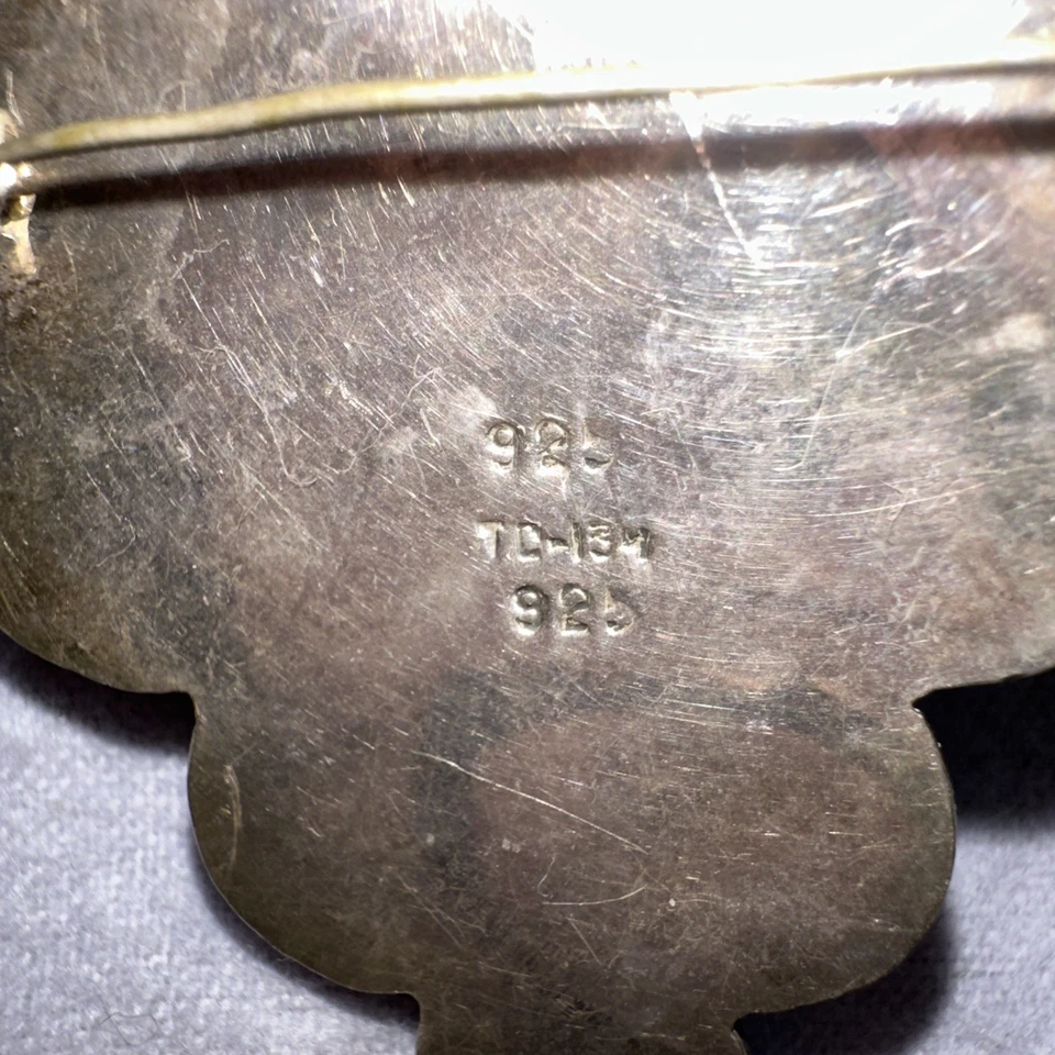 Broche o colgante pesado de mediados de siglo de plata 925 con ramo de uvas de 2 maneras Foto 4 de 4