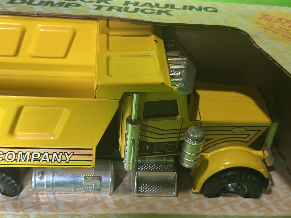 全新带盒 ERTL Peterbilt 黄色硬岩 Hauling Co. Hauler — 第 2/3 张图片