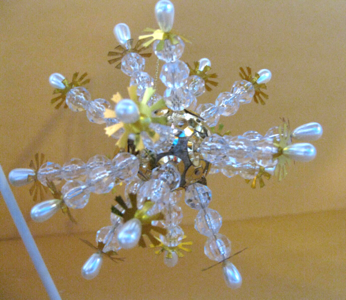 WEIHNACHTEN 4 VERZIERTE HANDGEFERTIGTE VINTAGE ORNAMENTE, PERLEN & PAILLETTEN, 1 SEHR SELTENE ART - Bild 10 von 12