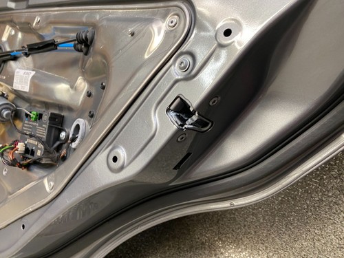 Tür hinten rechts Silber 792 def 75Tkm Mercedes W204 C180 11.1983.097 - Bild 13 von 13