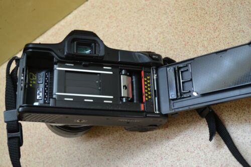 Minolta Dynax 7000i 35mm Film SLR Camera,Spare Lens Flash and Bag - Working - Picture 10 of 14