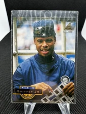 1994 Pinnacle #100 Ken Griffey Jr B3
