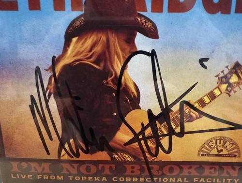 Melissa Etheridge SIGNED CD Insert Beckett BAS Encased Slab - Picture 2 of 4