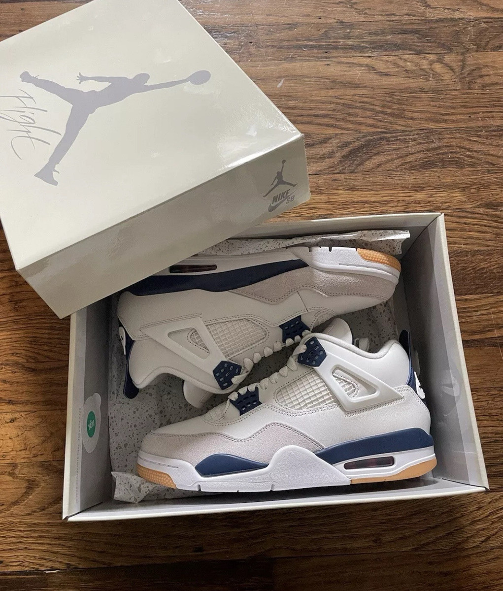 Size 10.5 - Nike SB x Air Jordan 4 Retro SP Navy - EARLY Size 10.5 - Nike SB x Air Jordan 4 Retro SP Navy - EARLY