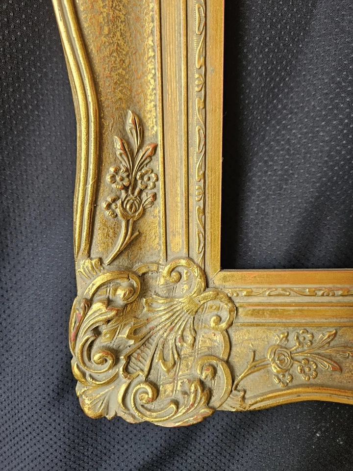 Hermoso marco dorado antiguo tallado de época 21X17 Foto 4 de 4