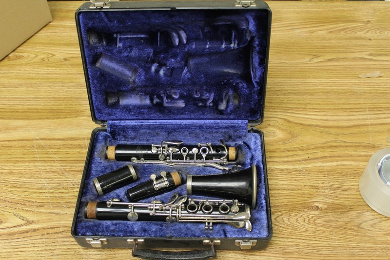 Bundy Model 577 Clarinet. Looks to be in good shape