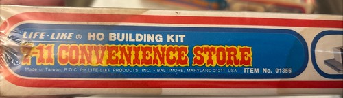 Life-Like HO Scale 7-11 Convenience Store & Hampden Engine House NEW Old Stock - Picture 8 of 8