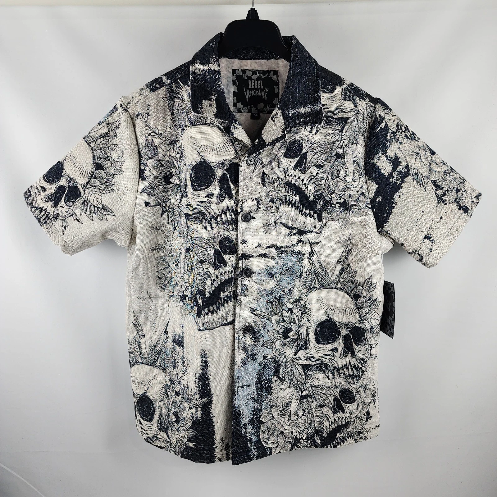 Rebel Vengeance Jacket Mens XL Multi Skull Tapestry S/S Button Up Halloween NWT - product detail image 1