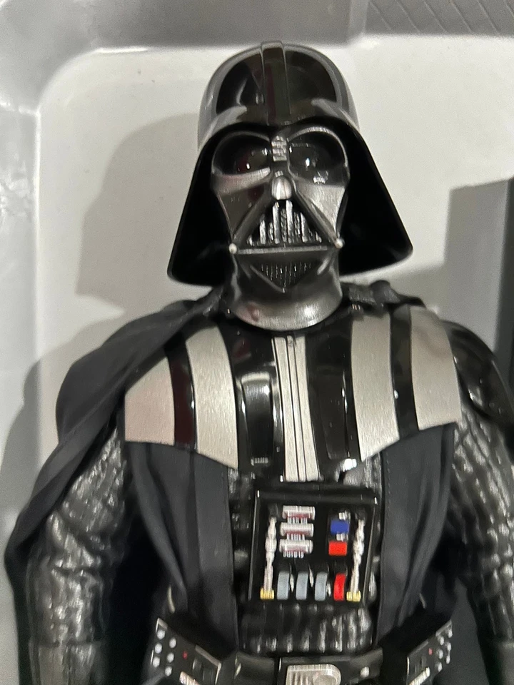 Sideshow Collectible Star Wars 1/6th Darth Vader ESB, Loose, No box - Image 2 of 4