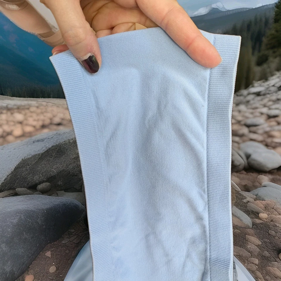 Vintage Y2K GapBody Seamless Comfort Bandeau Tube Bralette Light Blue Size Large - Image 2 of 4