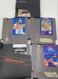 Nintendo NES Video Game Home Console System With Controllers And 4 Games