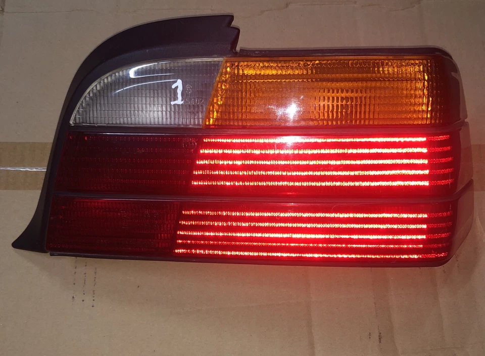 1992-1999 BMW E36 Coupe Passenger RH Tail Light Used 318i 318is 320i 325i 328i Foto 3 de 4
