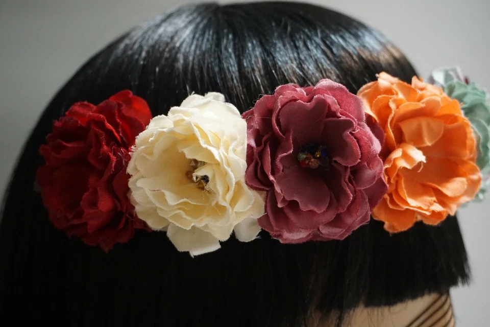 Ручной работы «DDK» многоцветный цветок со стразами свадебное заявление обруч для волос - Изображение 2 из 4