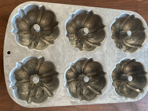 Vintage Nordic Ware Bundt-lette 6 Section Mini Bundt Baking Cast Aluminum USA