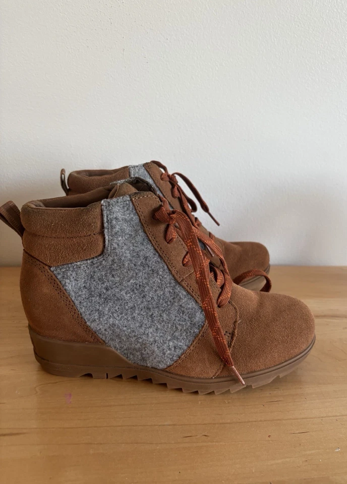 Botín de cuña Sorel Evie para mujer con cordones al tobillo terciopelo tostado marrón ennegrecido talla 7 Foto 3 de 4