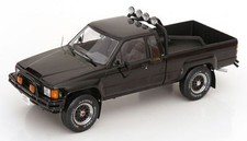 KK SCALE 181565 Toyota Truck Xtra Cab 4x4 Hilux Black Back To The Future 1/18