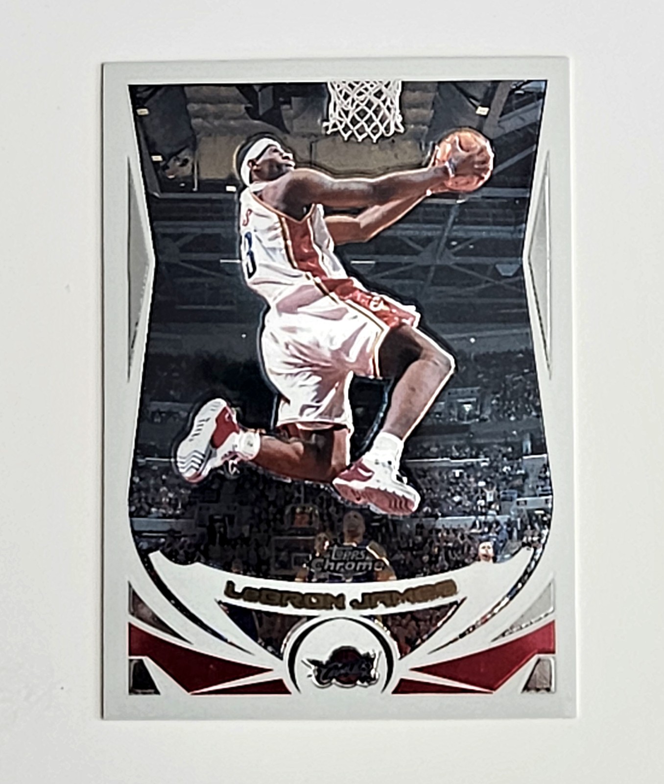2004 Topps Chrome LeBron James Card #23 (Mint/High Grade)