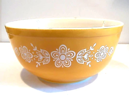 VINTAGE PYREX BUTTERFLY GOLD MIXING BOWL 2 1/2 QUART