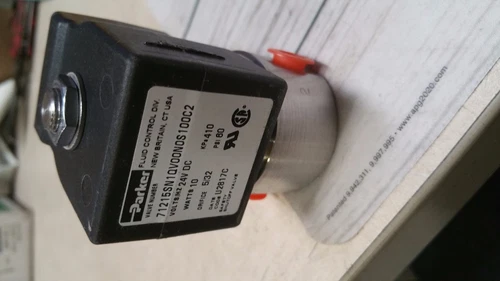 PARKER 71215SN1QV00N0S100C2 VALVE 5/32 10 WATTS NEW OUT OF BOX 