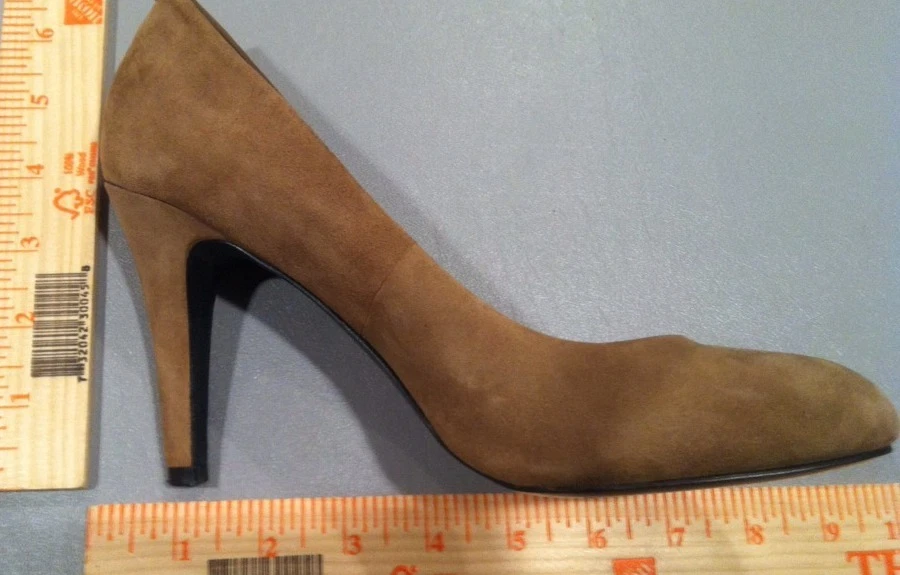 Zapatos de salón INC International Concepts 7 de gamuza topo Foto 2 de 4