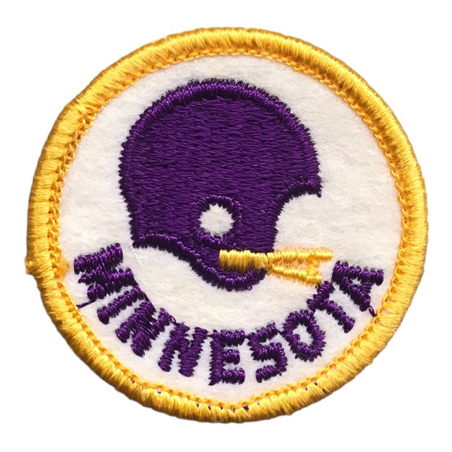 1971-75 ERA MINNESOTA VIKINGS NFL FOOTBALL VINTAGE 2" ROUND HELMET TEAM PATCH 1971-75 ERA MINNESOTA VIKINGS NFL FOOTBALL VINTAGE 2" ROUND HELMET TEAM PATCH