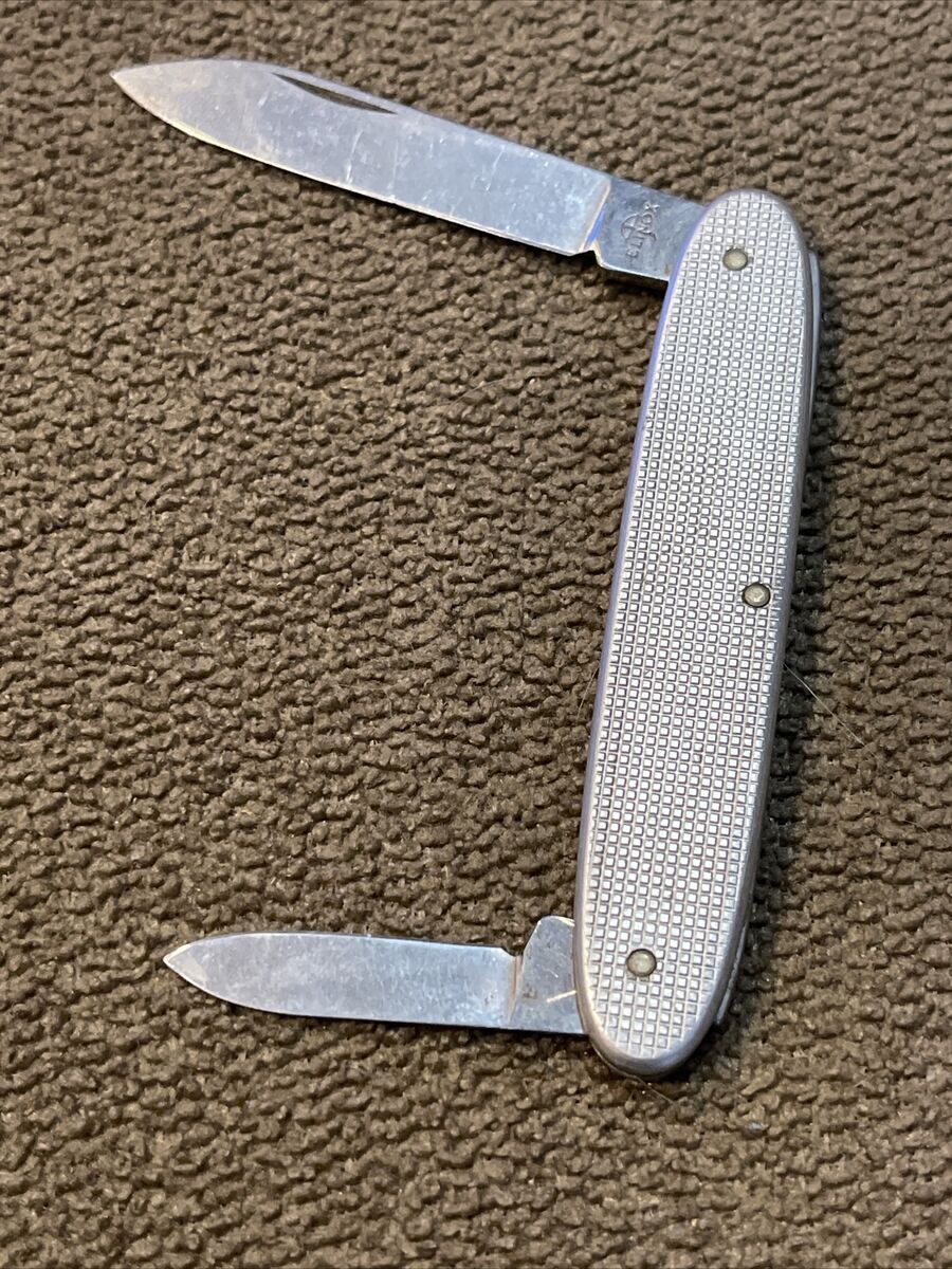 Vintage Victorinox Swiss Army Pocket Metal Silver Ribbed Vintage Victorinox Swiss Army Pocket Metal Silver Ribbed