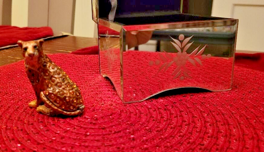 Mirrored Jewelry Box with Jeweled Leopard Design Keepsake Holder-image