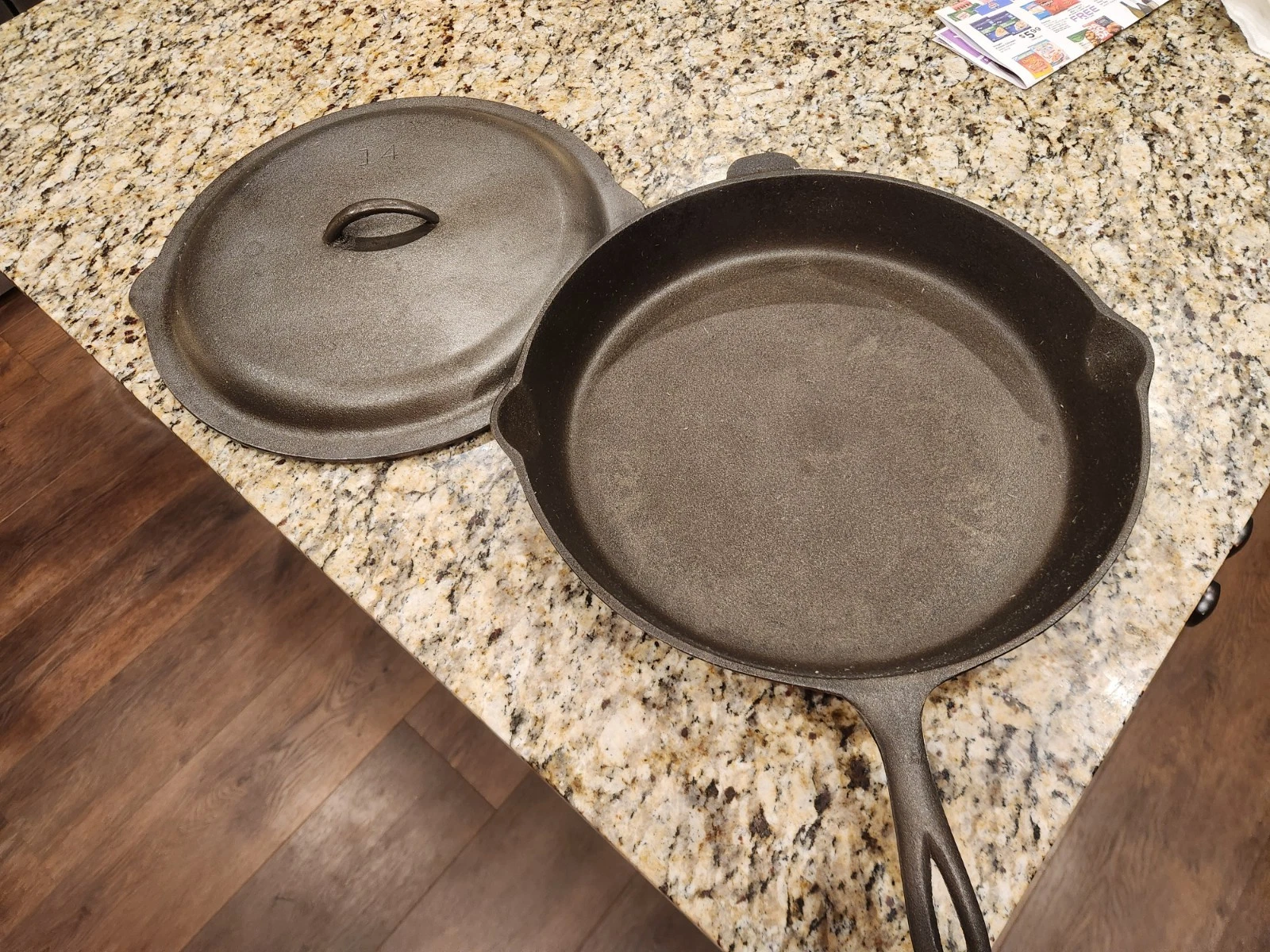 3 Notch Lodge Cast Iron Skillet 14 Three Notched w/ Self Basting Lid 1945-55